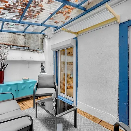 Hippolyte - Appt Avec Terrasse Couverte شقة