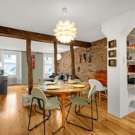 Hippolyte - Appt Avec Terrasse Couverte Appartement